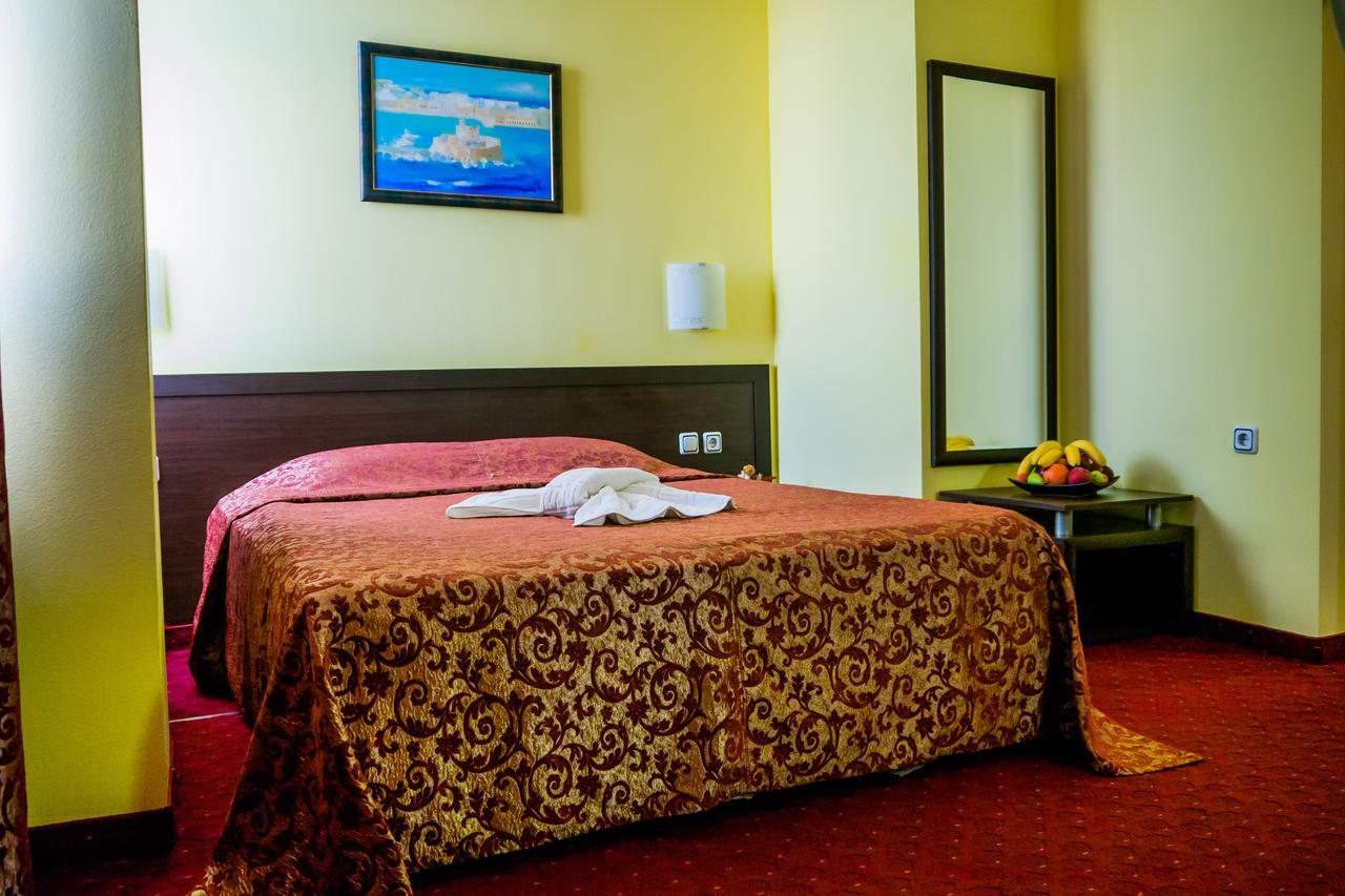 Hotel Kabile Yambol エクステリア 写真