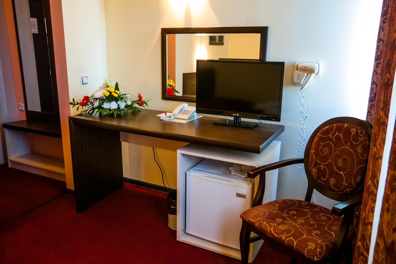 Hotel Kabile Yambol エクステリア 写真