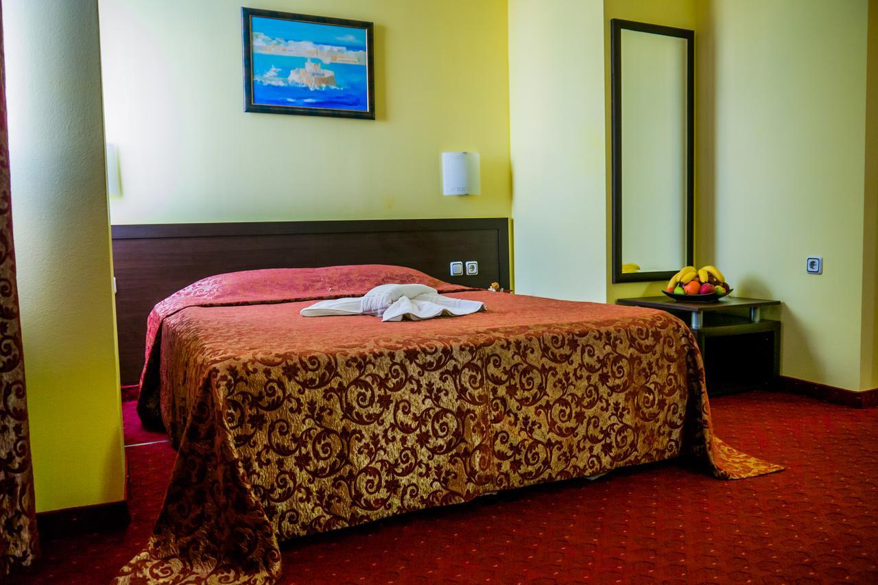Hotel Kabile Yambol エクステリア 写真